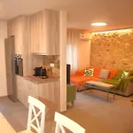 Filoxenia Private 2br Stone House Patio & Parking