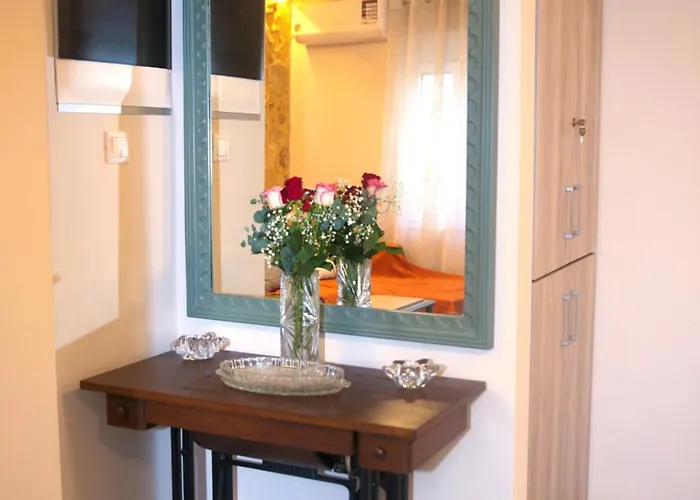 Apartment Filoxenia Private 2br Stone House Patio & Parking