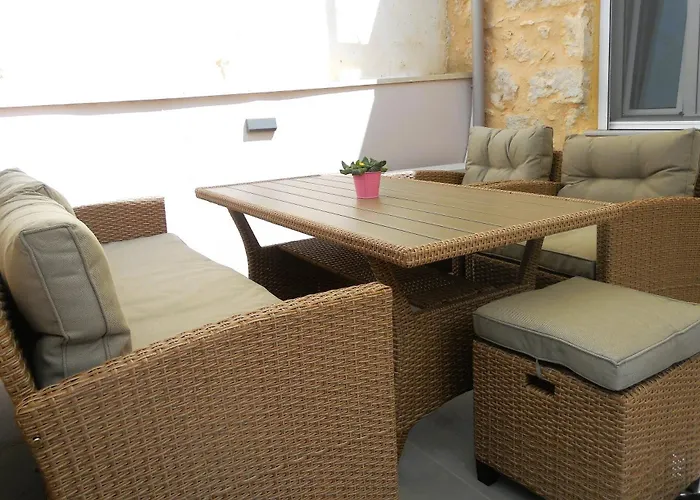 Filoxenia Private 2br Stone House Patio & Parking