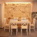公寓 Filoxenia Private 2br Stone House Patio & Parking 干尼亞